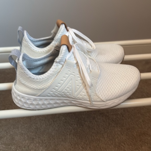 Barely Worn - New Balance Women's Size 7.5 Fresh Foam X Cruz - Picture 2 of 4